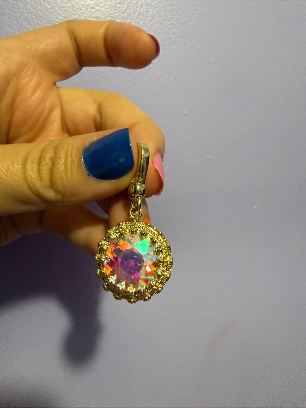 Feed Me Gems AB Queen Charm
